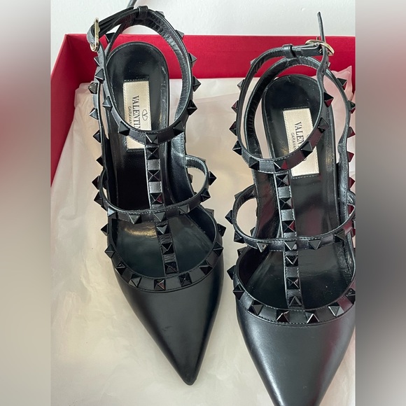 Valentino Garavani Rockstud ankle strap pump in calfskin leather. Size 37.5 - Picture 11 of 12